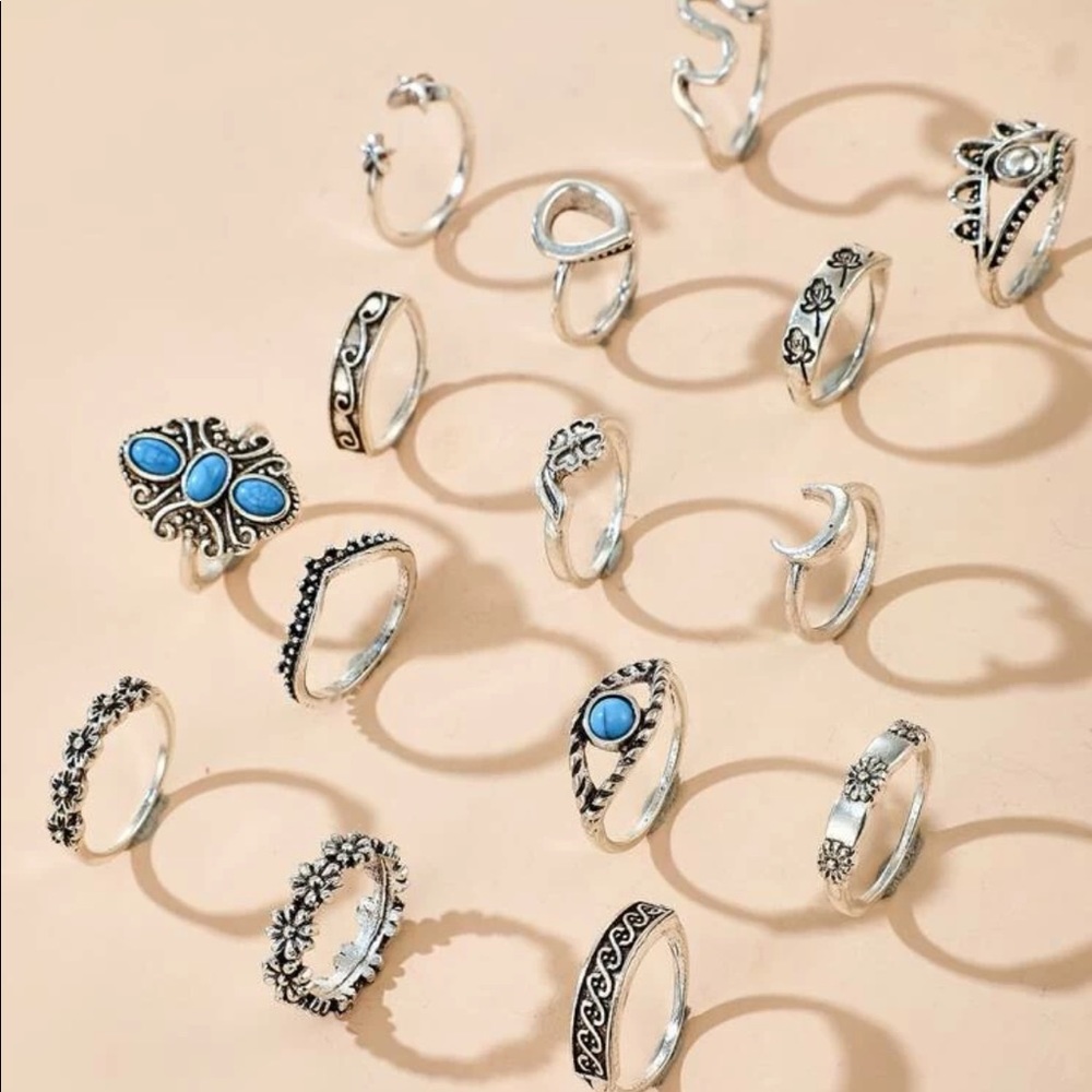 • Penelope • 15 pc. Boho Flower Ring Set - Picture 2 of 4